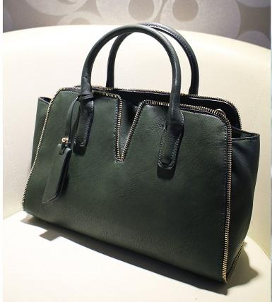 หมดค่ะ มาใหม่ กระเป๋าLuluhouse รุ่น L128-01.14g กระเป๋าสวยเกาหลี นำเข้าของแท้ 100% ค่ะ ดีไซน์เก๋